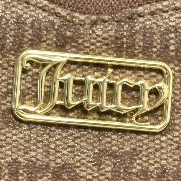 Juicy Couture Chino Chestnut Heart Wristlet (NWOT) - Picture 3 of 5